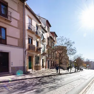 apartamento-junto-al-albaicin-con-terraza.es-andalucia.com/